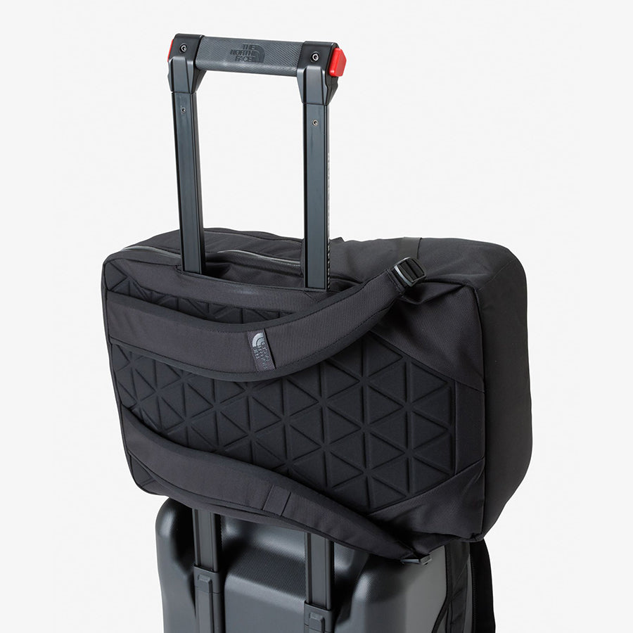 THE NORTH FACE(ザ ノースフェイス)シャトルデイパック(ユニセックス)NM82329